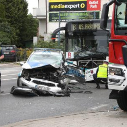 Radiowóz podczas pościgu zderzył się z autobusem miejskim w Szczecinie