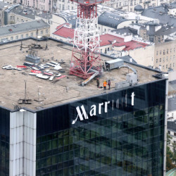 Demontaż napisu Marriott