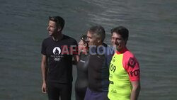 Olympics : Paris mayor Hidalgo, Estanguet take a swim in the Seine - AFP