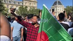 Crisis in Bangladesh: Bangladeshis gather on Place de la République in Paris - AFP