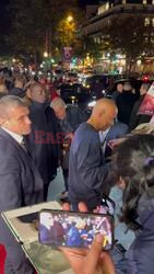 *EXCLUSIVE* Denzel Washington arrives at the premiere of his film Gladiator 2 in Paris, he is cheered by his fans and he asks them to calm down