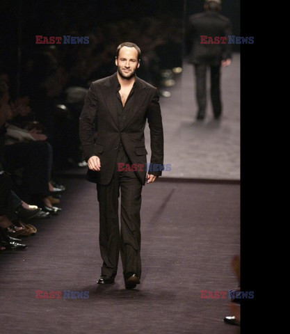 PROJEKTANT TOM FORD PODCZAS MILAN FASHION SHOW