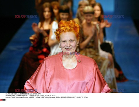 PROJEKTANTKA MODY VIVIENNE WESTWOOD Z MEZEM ANDREASEM KRONTHALEREM NA ROZDANIU NAGROD PARIS FASHION VENUS AWARDS