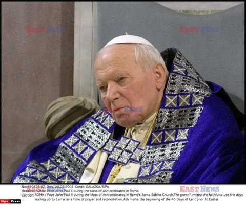 ROMA: Pope John-Paul II during the Mass of Ash celebrated in Rome.