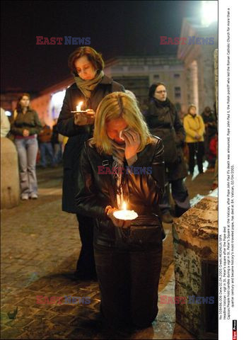 Prayers in Saint Peter's Square, Pope John Paul II has just died