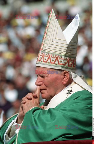 USA: JOHN PAUL II VISIT. ARRIVAL IN BALTIMORE