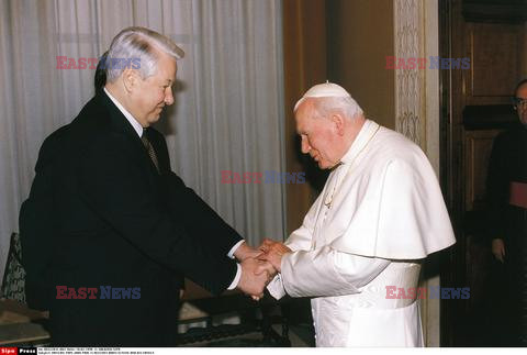 VATICAN: POPE JOHN PAUL II RECEIVES BORIS ELTSINE AND HIS FAMILY.