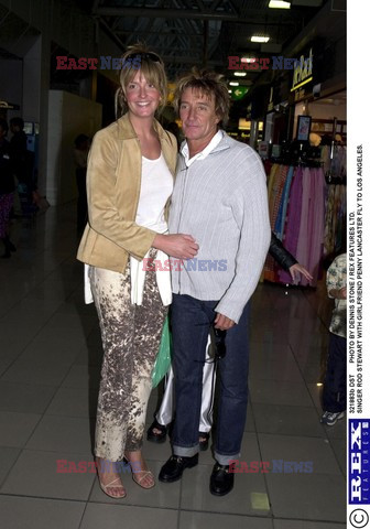 ROD STEWART I RACHEL HUNTER ODBIERAJA DZIECI ZE SZKOLY