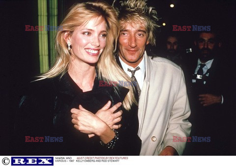 ROD STEWART I RACHEL HUNTER ODBIERAJA DZIECI ZE SZKOLY