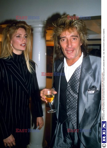 ROD STEWART I RACHEL HUNTER ODBIERAJA DZIECI ZE SZKOLY