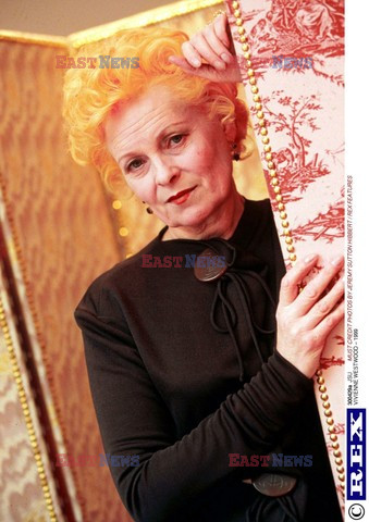 PROJEKTANTKA MODY VIVIENNE WESTWOOD Z MEZEM ANDREASEM KRONTHALEREM NA ROZDANIU NAGROD PARIS FASHION VENUS AWARDS