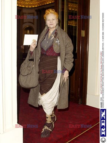 PROJEKTANTKA MODY VIVIENNE WESTWOOD Z MEZEM ANDREASEM KRONTHALEREM NA ROZDANIU NAGROD PARIS FASHION VENUS AWARDS