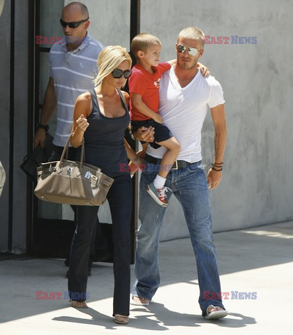 David Beckham z żoną i synem Romeo na zakupach