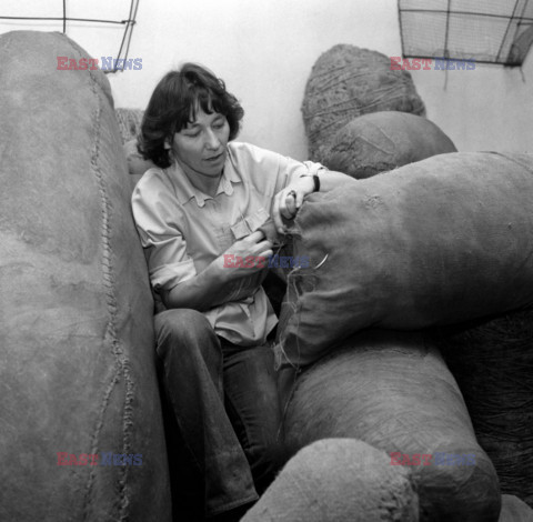 Magdalena Abakanowicz i jej rzeźby