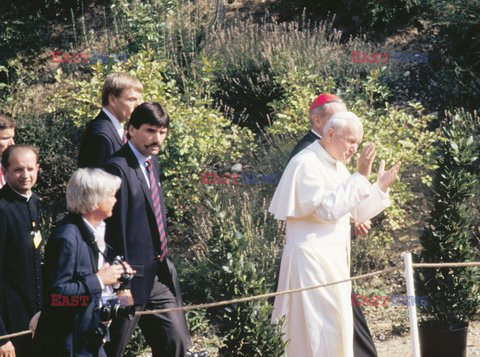 Papież Jan Paweł II za granicą