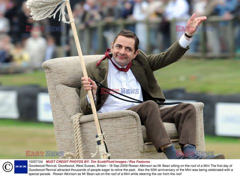 Rowan Atkinson jako Mr Bean na pokazie Goodwood Revival