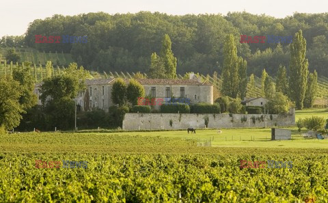 Chateau w Rigaud, Francja -Andreas Von Einsiedel