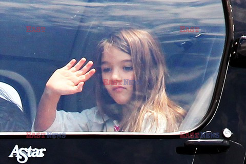 Suri i Katie Holmes w helikopterze