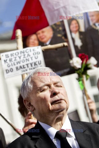 Kolejna miesięcznica katastrofy smoleńskiej