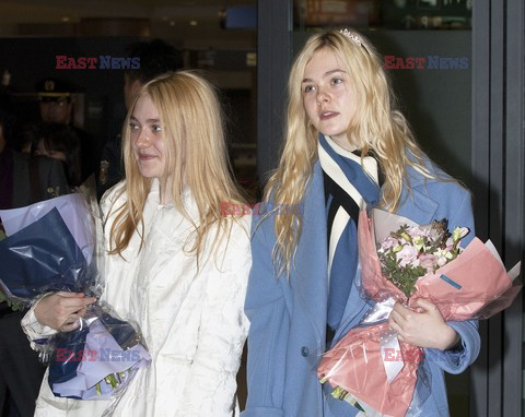 Dakota Fanning i jej siostra Elle Fanning w Seulu