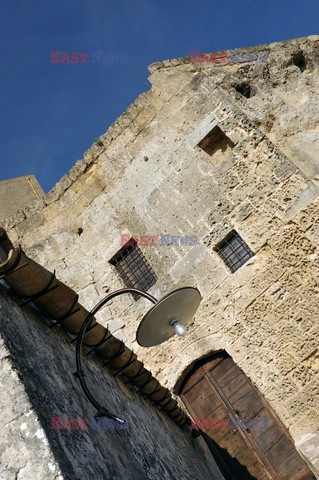 W grotach Sassi di Matera - Madame Figaro