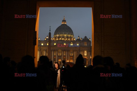 Benedict XVI announces his resignation