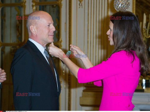 Bruce Willis awarded as Commander in the Order of Arts and Letters