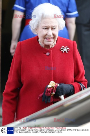 Królowa Elżbieta II opuszcza szpital