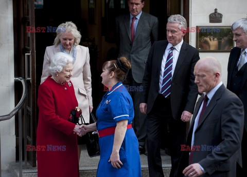 Królowa Elżbieta II opuszcza szpital