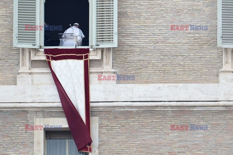 Pope Francis leads his first Angelus prayer 