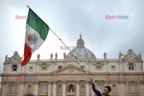 Pope Francis leads his first Angelus prayer 