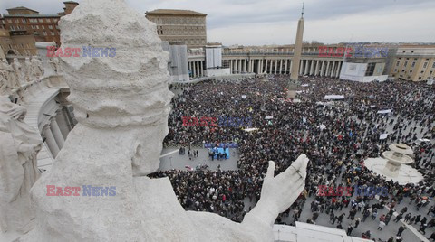 Pope Francis leads his first Angelus prayer 