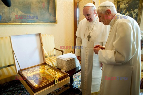 Two popes met for the first time in hundreds of years