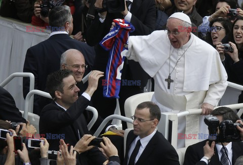 Papież Franciszek dostał koszulkę San Lorenzo 