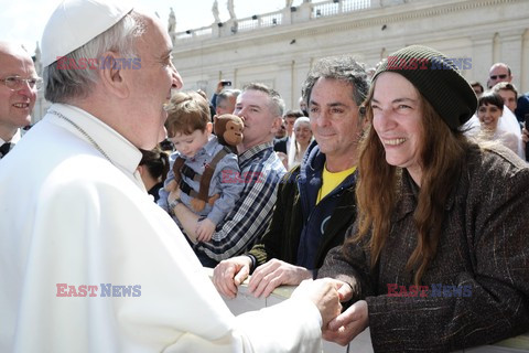 Papież Franciszek podczas audiencji na Placu św. Piotra