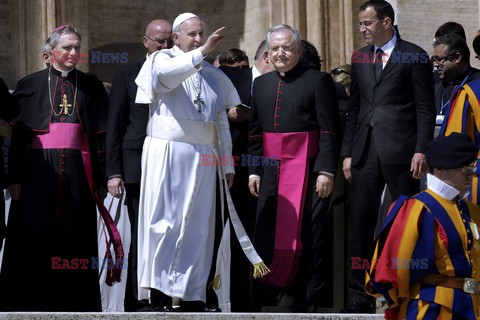 Papież Franciszek podczas audiencji na Placu św. Piotra