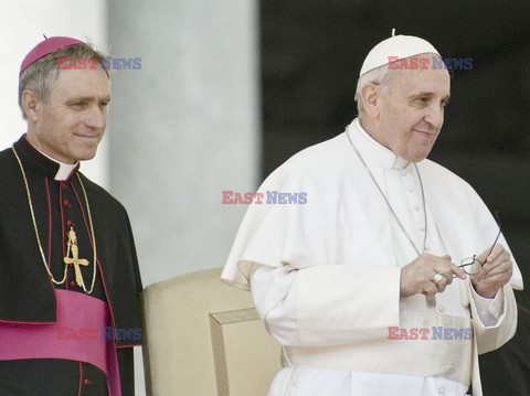 Papież Franciszek podczas audiencji na Placu św. Piotra