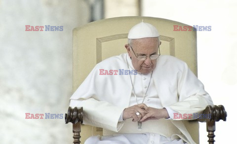 Papież Franciszek podczas audiencji na Placu św. Piotra