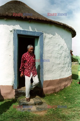 Nelson Mandela walczy o życie w szpitalu