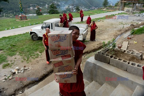 Mnisi z Bhutanu - AFP