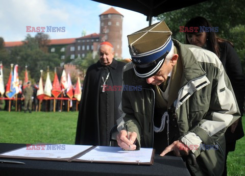 Wmurowanie kamienia węgielnego pod pomnik Armii Krajowej w Krakowie