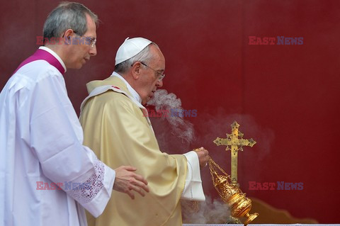 Papież Franciszek odprawił mszę w dniu Wszystkich Świętych