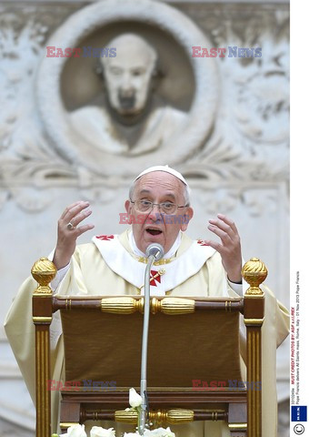 Papież Franciszek odprawił mszę w dniu Wszystkich Świętych