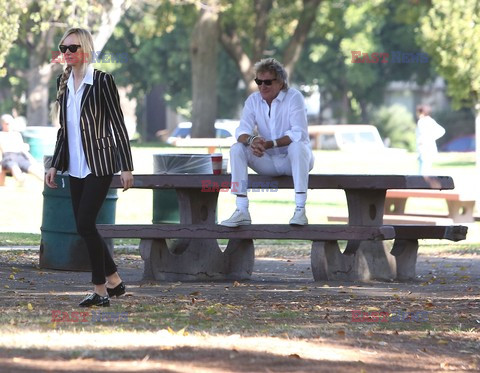 Rod Stewart takes his family tothe park 