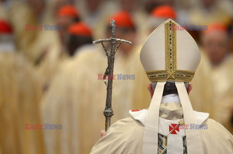 Papież Franciszek odprawia mszę w Święto Objawienia Pańskiego