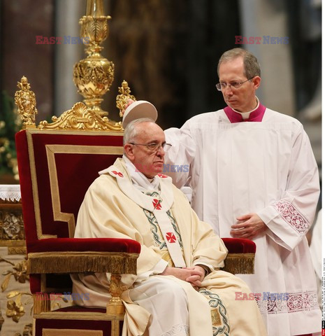 Papież Franciszek odprawia mszę w Święto Objawienia Pańskiego