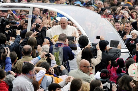 Papież Franciszek - audiencja generalna na placu świętego Piotra