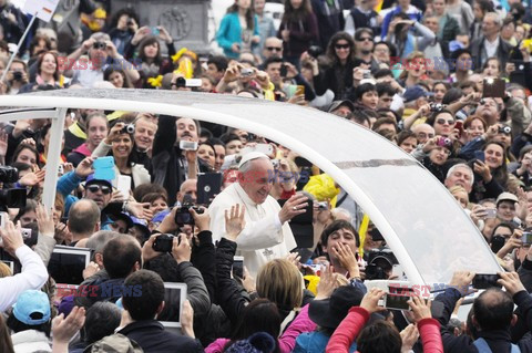 Papież Franciszek - audiencja generalna na placu świętego Piotra