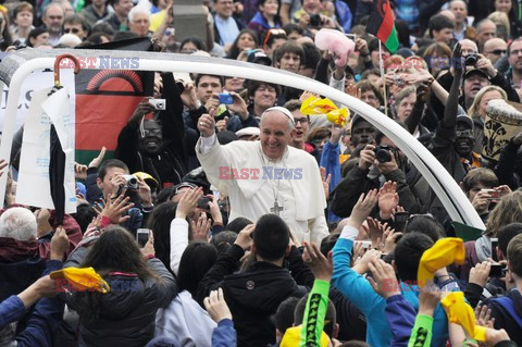 Papież Franciszek - audiencja generalna na placu świętego Piotra