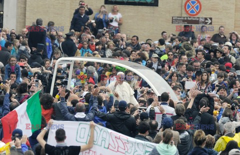 Papież Franciszek - audiencja generalna na placu świętego Piotra